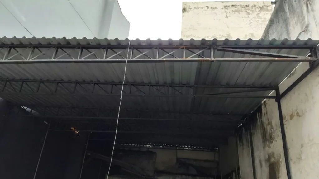 Cobertura de terraço vista por baixo