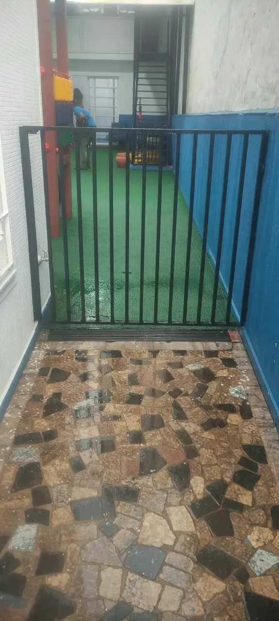 Grade num corredor