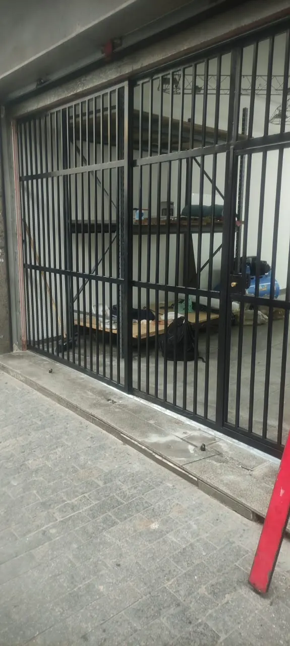 Portão de grade de loja